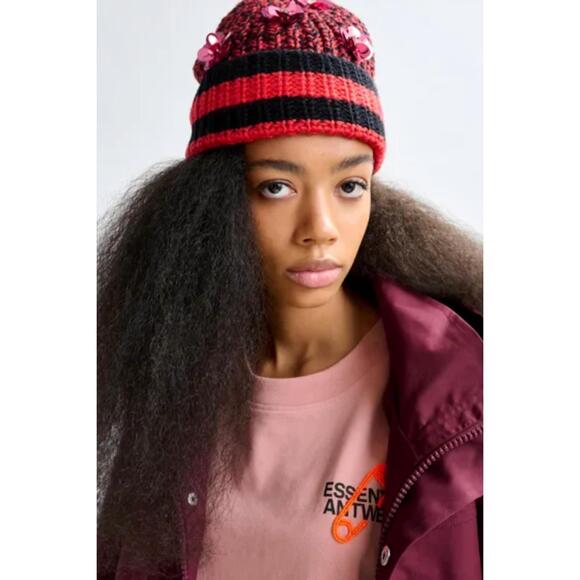 NEW ESSENTIEL ANTWERP ishadow embroidered knit hat in poppy field - Picture 2 of 3
